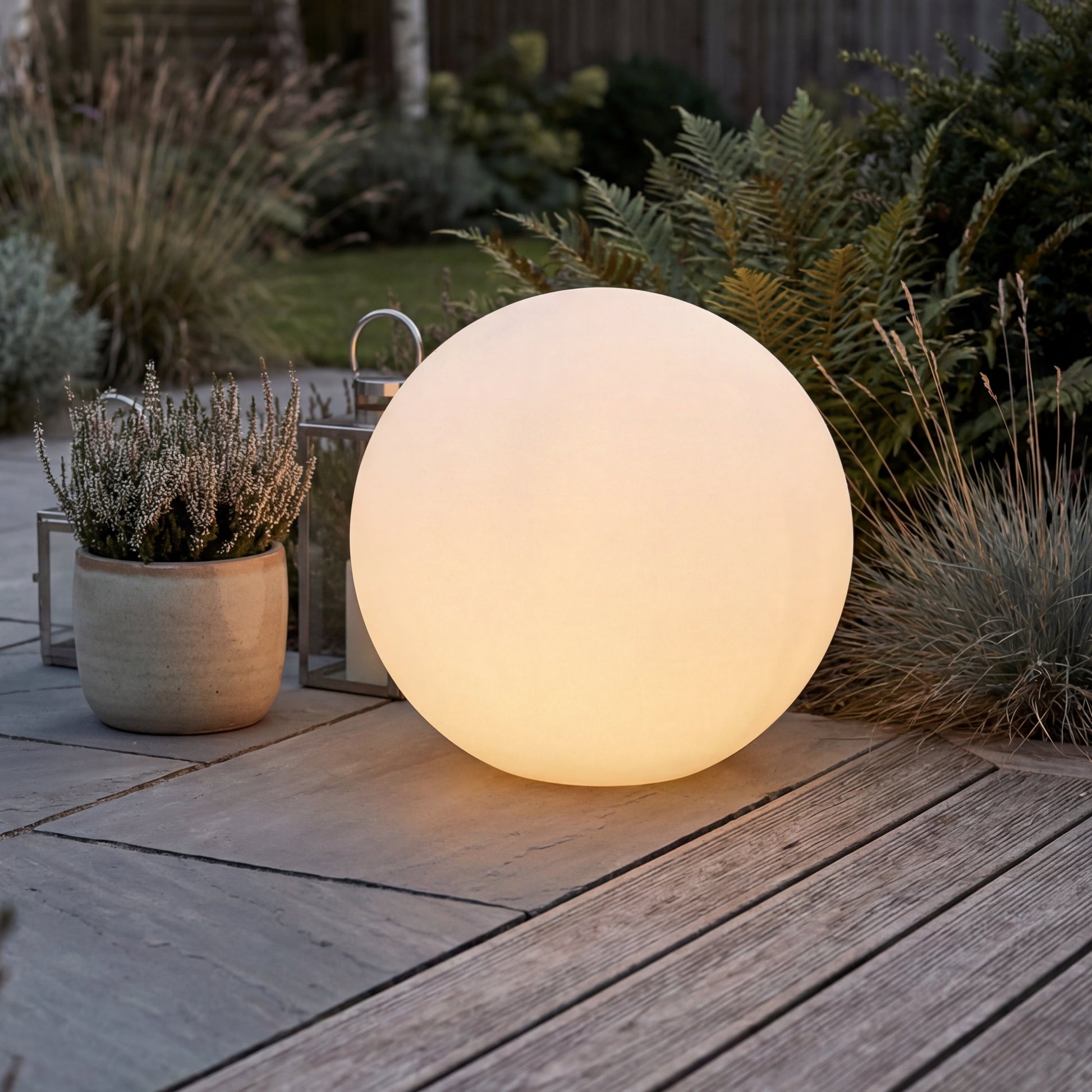 Solar LED Kugle – til Have & Terrasse - 45cm