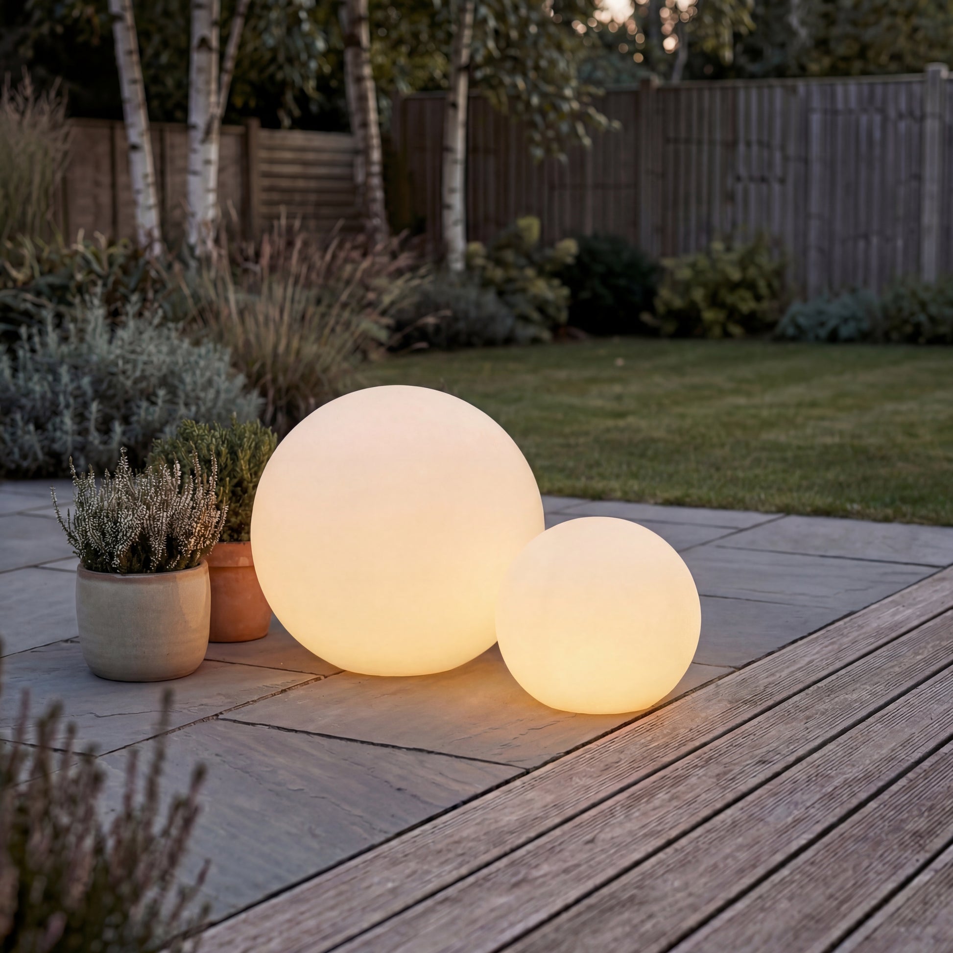 Solar LED Kugle – til Have & Terrasse - 45cm
