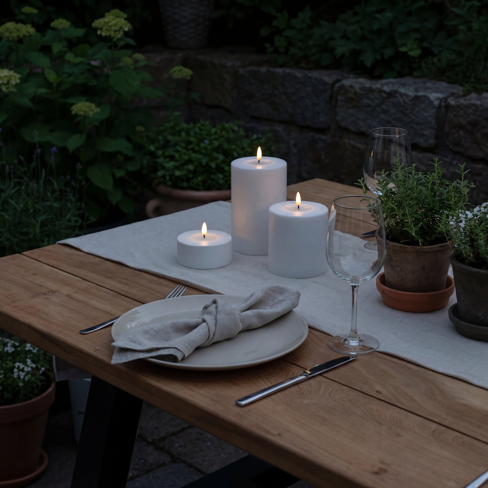 Udendørs Jumbo LED Fyrfadslys – Real Flame fra Deluxe Homeart