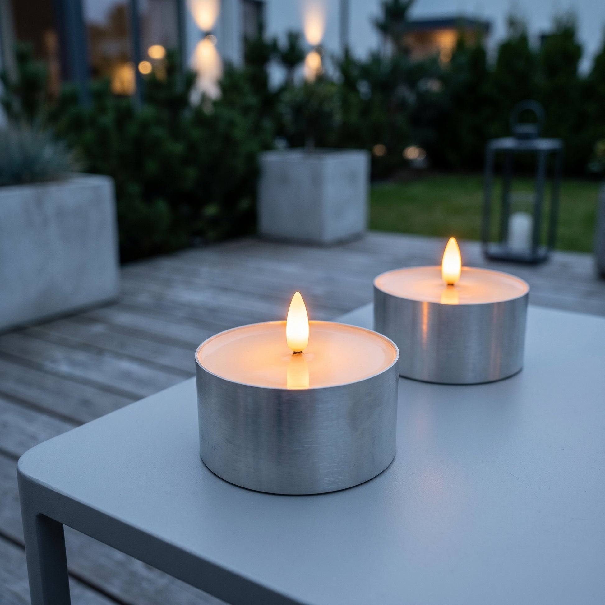 Outdoor LED Jumbo Fyrfadslys 2-pak - Realistisk 3D Flamme - Sølv