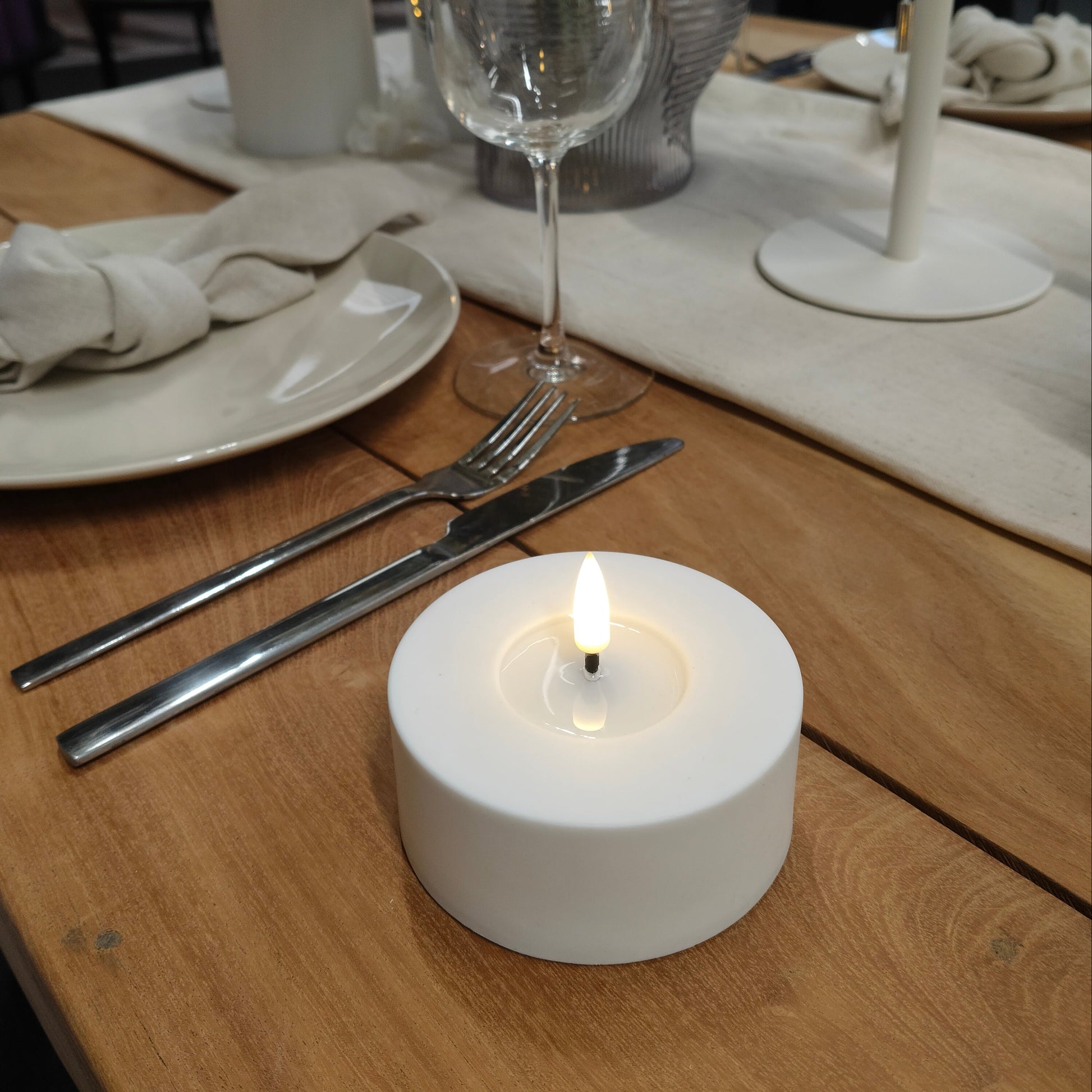 Udendørs Jumbo LED Fyrfadslys – Real Flame fra Deluxe Homeart